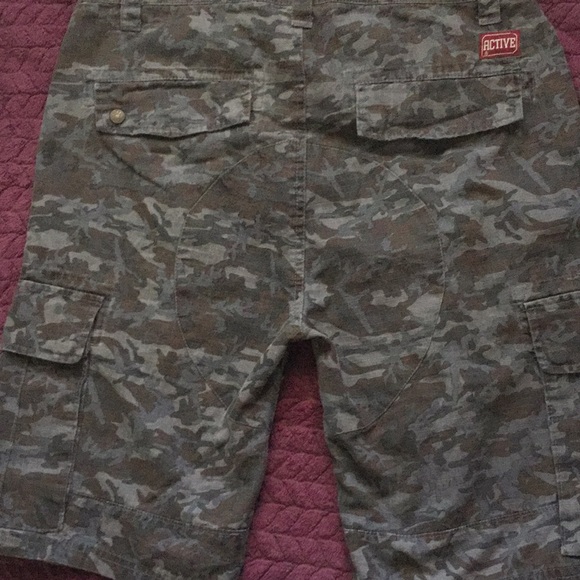 Active Ride shop Camouflage shorts - Picture 2 of 3